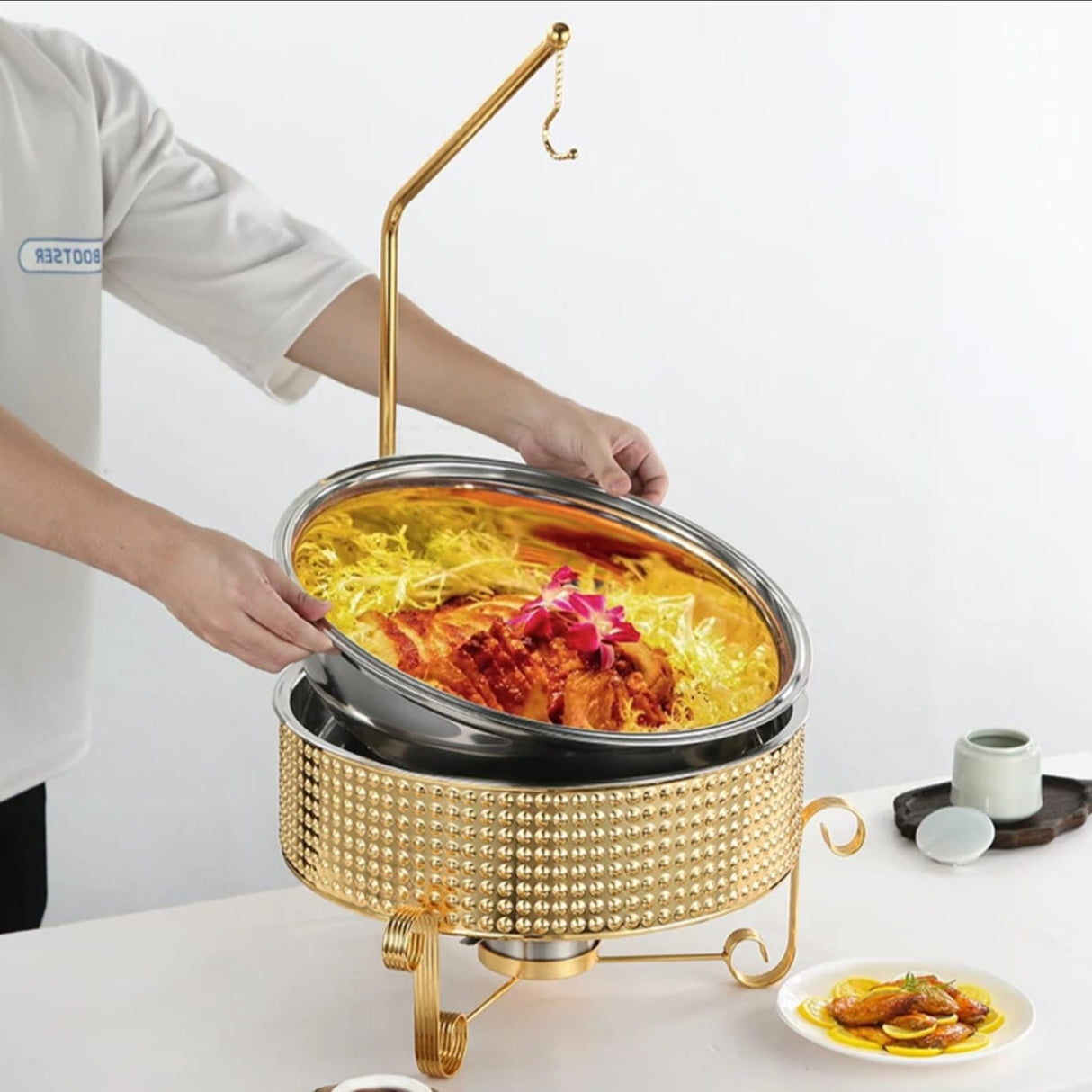 10L Round Chafing Dish Buffet Food Warmer Luxury Stainless Steel Food Warmer with Glass Lid Kenya