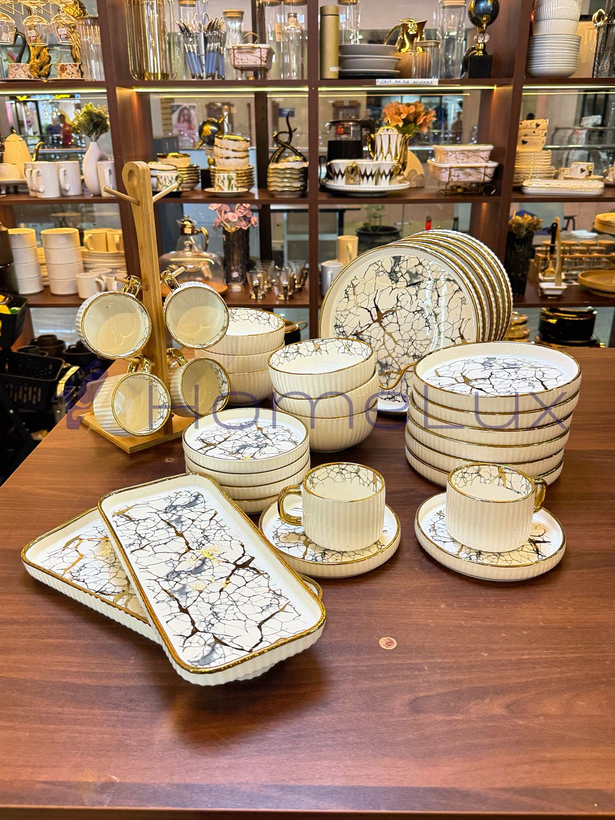 32pcs Beautiful Elegant Porcelain Dinner Set Transform Your Dining Table