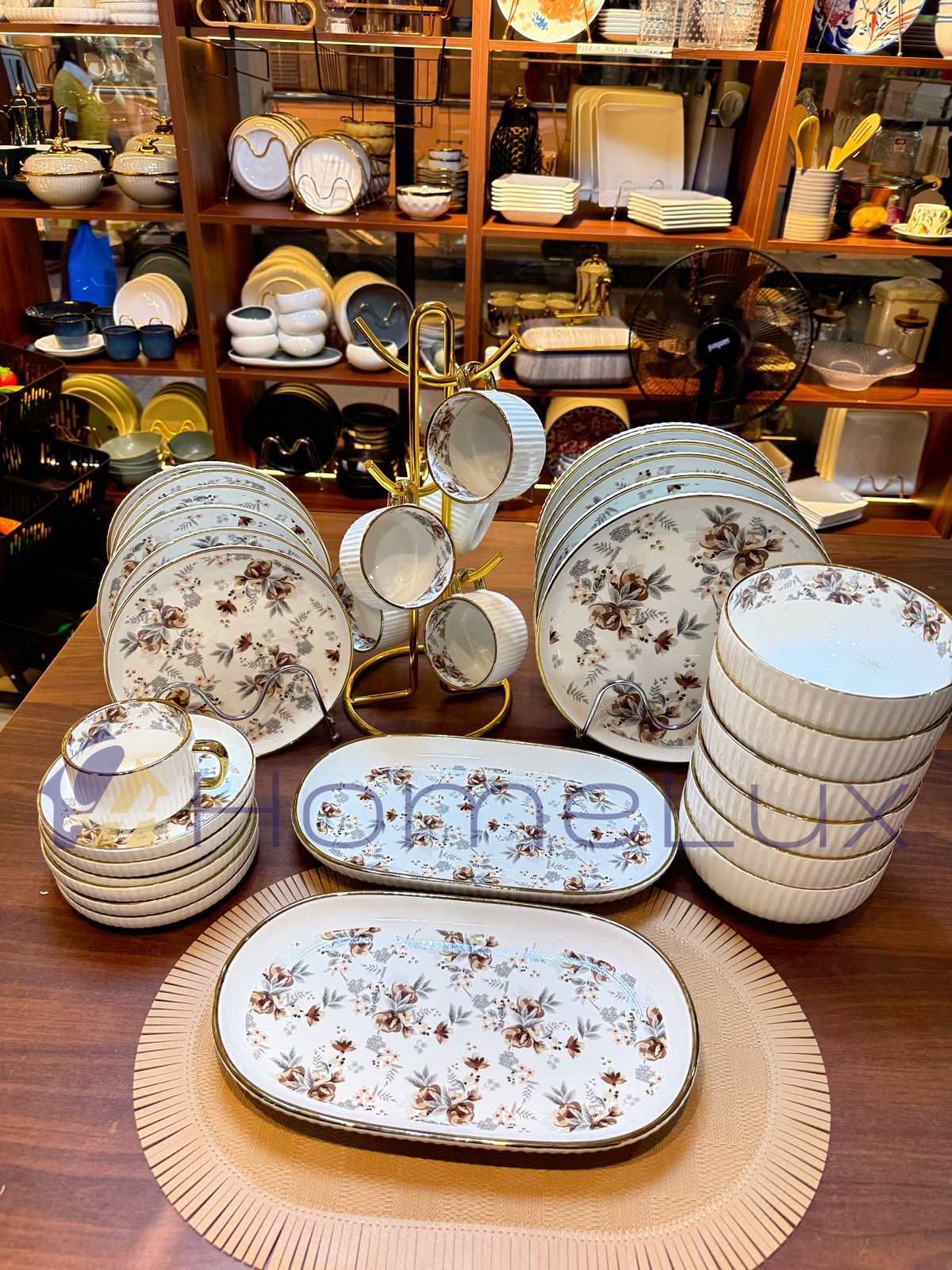 Danny Home 32-Piece Porcelain Dinnerware Set | Blue Floral Gold Edge Dinner Set with Cups, Saucers, Bowls & Oval Platter