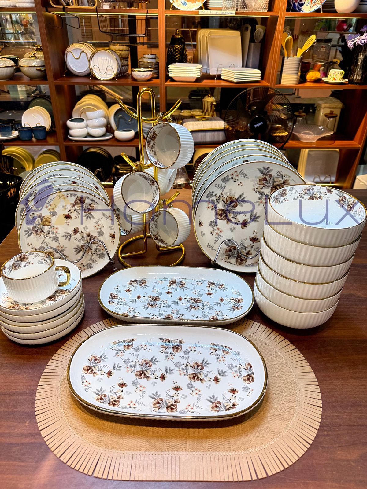 Danny Home 32-Piece Porcelain Dinnerware Set | Blue Floral Gold Edge Dinner Set with Cups, Saucers, Bowls & Oval Platter
