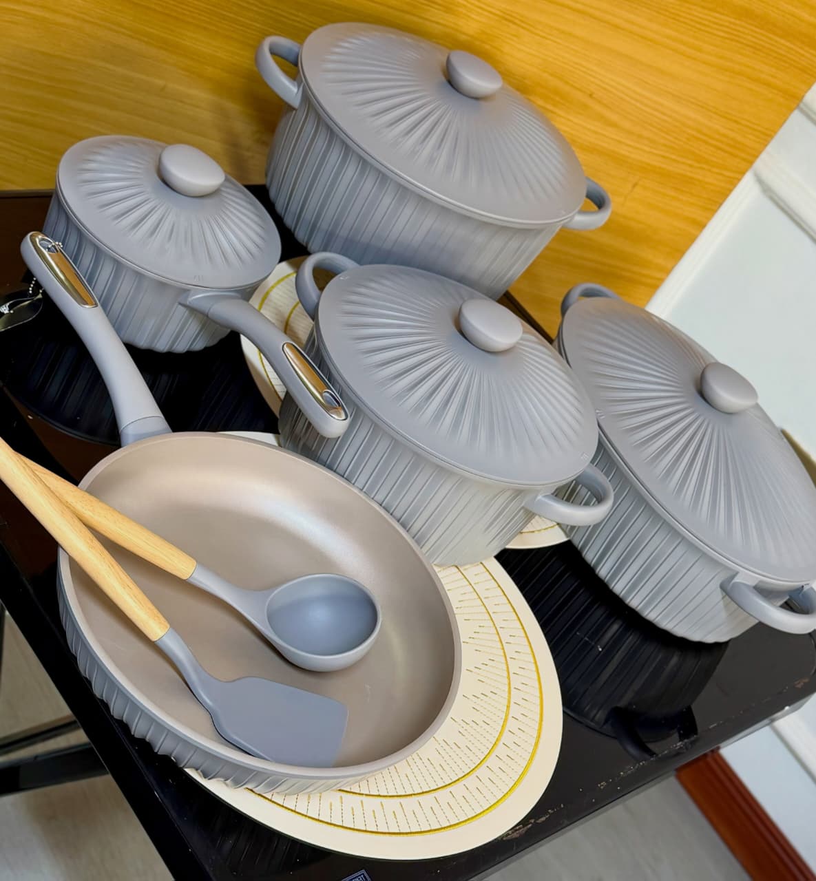 UAKEEN Germany VK 27 - 11pcs Die-Cast Ceramic Coated Cookware Set