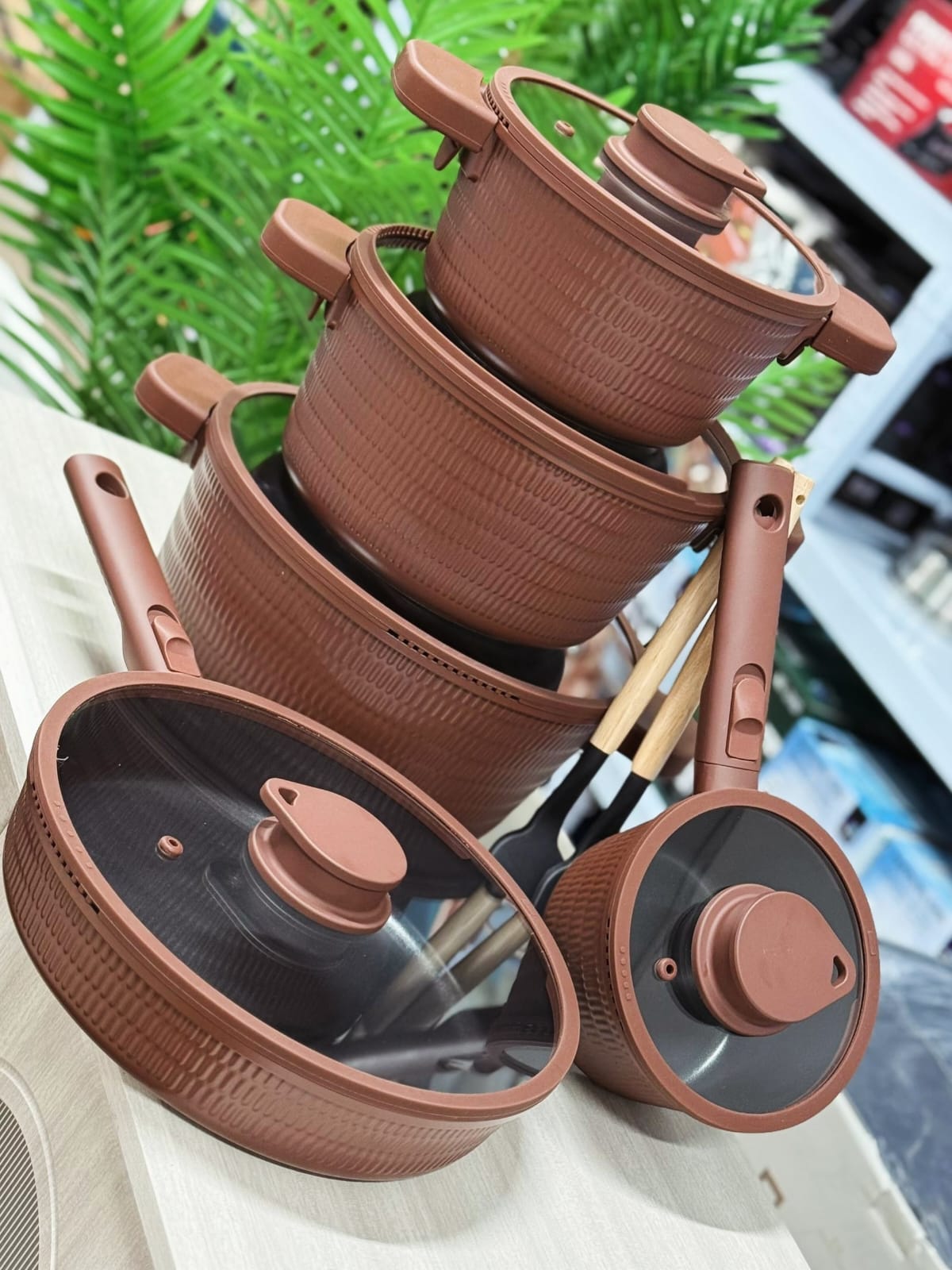 14 Piece Brown Rattan Non-Stick Cookware Set Kenya | Woven Texture Casserole, Saucepan and Deep Frying Pan Set with Vented Glass Lids, Detachable Handle and 6 Kitchen Tools
