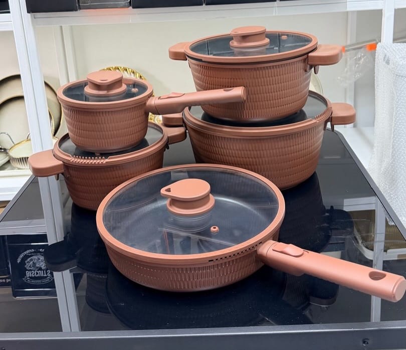 14 Piece Brown Rattan Non-Stick Cookware Set Kenya | Woven Texture Casserole, Saucepan and Deep Frying Pan Set with Vented Glass Lids, Detachable Handle and 6 Kitchen Tools