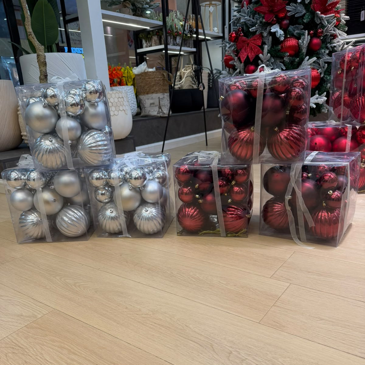 Christmas Bauble Set 26 Pieces in Burgundy or Silver, 4cm to 12cm | Small Christmas Tree Ball Ornaments Hamper