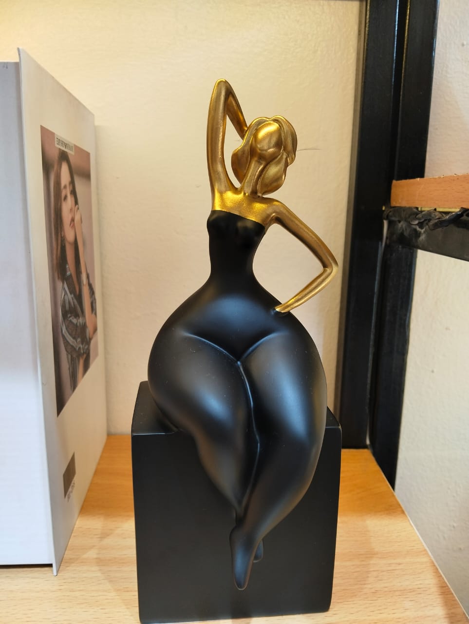 Office/home figure Modeling Resin Table Ornaments