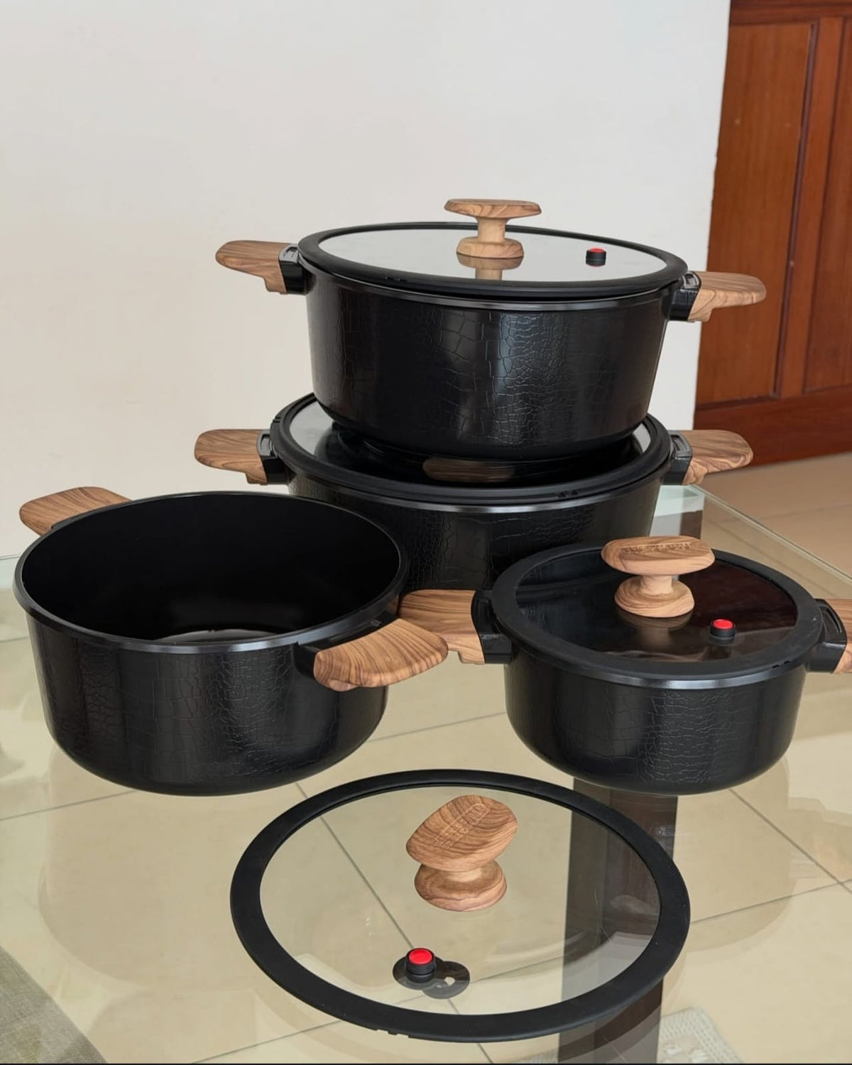 MGC Crocodile black casseroles with glass lids